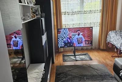 Apartament cu 3 camere decomandat, mobilat în Crângași