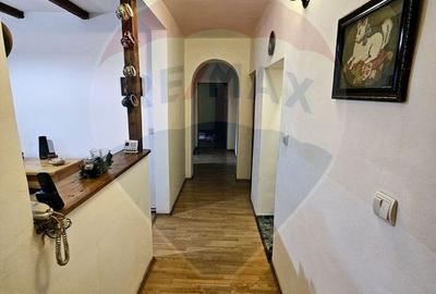 SINAIA- APARTAMENT DE VACANTA/ REZIDENTIAL- 3 camere in vila! - 8
