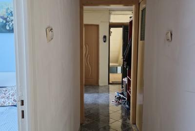 Apartament cu 3 camere decomandat în Apărătorii Patriei