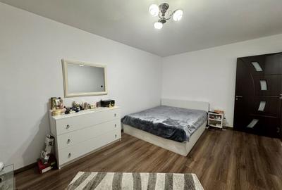 Apartament cu 3 camere decomandat, mobilat în Lipovei