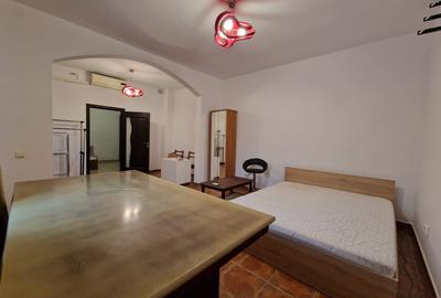 Capitol Casa de inchiriat P+E curte aproape de bd Tomis  de preferat firme - 1