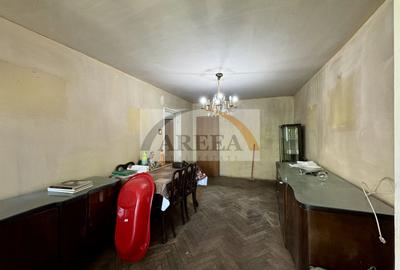 Apartament cu 3 camere decomandat în Bucur Obor