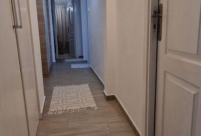 Poarta 6, 3 camere decomandate etajul 1. - 9