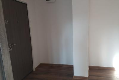 Apartament doua camere, decomandat, etaj 4, cu sarpanta, renovat modern, stradal - 24