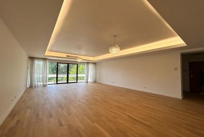 Apartament cu 4 camere decomandat în Herăstrău