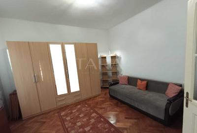 Apartament renovat, curte comună îngrijită, zona Podul Traian. - 4