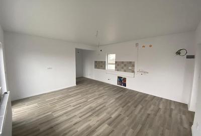 Apartament cu 2 camere decomandat în Rediu