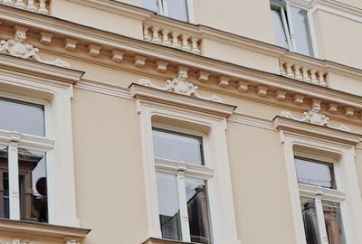 Casă cu 34 camere în Romană