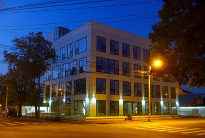 Spatiu birouri de inchiriat -  1/2 din etajul 1 + locuri de parcare - 1