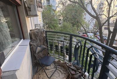 Garsoniera spatioasa - balcon deschis 10 min M Timpuri Noi DB2030 - 4