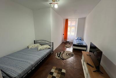 De închiriat apartament 3 camere la casă – Ultracentral, Str. Turnului - 5