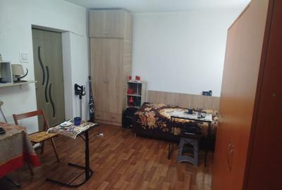 Dristor- strada Ramnicu Sarat, bloc mixt - garsoniera, etaj 1/10 - 1