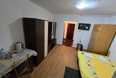 Garsonieră decomandată, mobilată în 7 Noiembrie