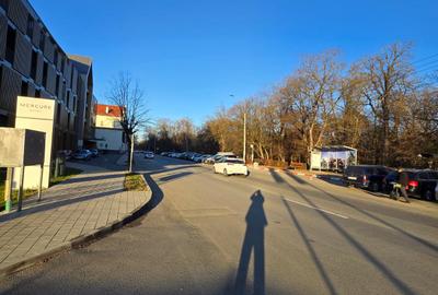Spatiu Comercial pe Bld. Victoriei vizavi de Parcul Sub Arini - Hotel Mercure - 5