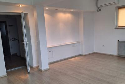 Birou, 139 mp în Romană