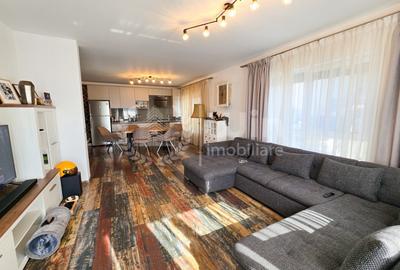 Apartament cu 3 camere semidecomandat, mobilat în Florești