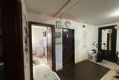 Apartament cu 3 camere de vânzare în zona Lapus - 9