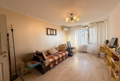 Apartament cu 3 camere semidecomandat, mobilat în Rahova