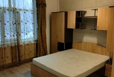 Apartament cu 3 camere decomandat, mobilat în Unirii