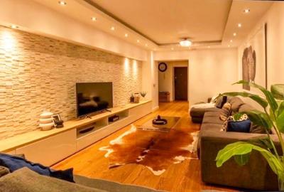 Apartament cu 2 camere semidecomandat, mobilat în Ultracentral