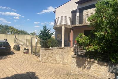 Vila S+P+M de vanzare, teren generos, piscina si garaj, Popesti-Leordeni - 1