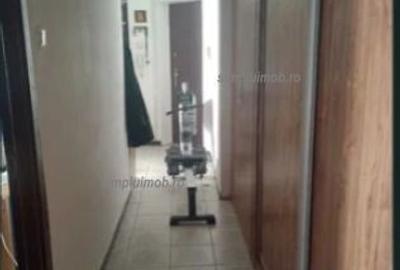 Decomandat parcare etaj intermediar 3 camere Bulevardul Chisinau - 5