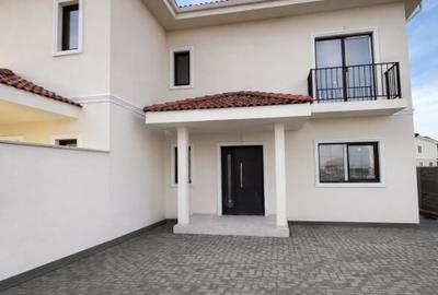 Duplex cu 4 camere în Moșnița Nouă