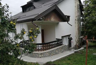 Vila cu gradina, foisor, teren 1.029 mp si aer de Breaza! - 2