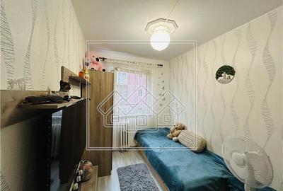 Ap renovat, etaj 2/4, 48 mp utili, balcon, pivnita - V. Aaron - 1