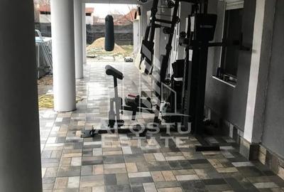 Casa individuala cu 7 camere si hala service,teren 600 mp,Dambovita - 11