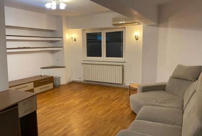 Apartament cu 3 camere semidecomandat, mobilat în Tineretului