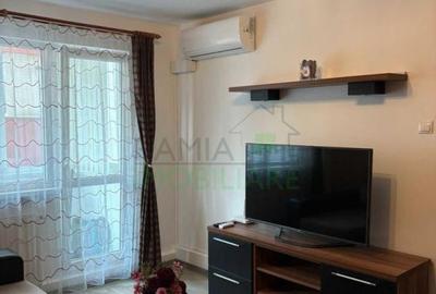 Apartament cu 2 camere semidecomandat, mobilat în Centrul Civic