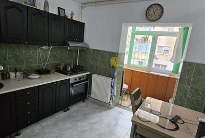 Tomis nord , 3 camere , 2 bai , centrala - 4