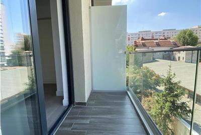 Apartament cu 3 camere de vanzare in Piata Victoriei - 9