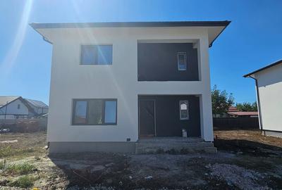 Casă individuală cu 4 camere în Berceni