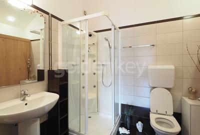 Vila cocheta in cartier rezidential cu piscina comuna, garaj - 23