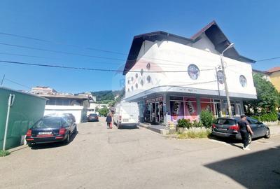 Spațiu comercial, de 552 mp, în Dărmănești