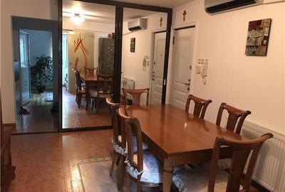 Apartament cu 3 camere decomandat în Aradului