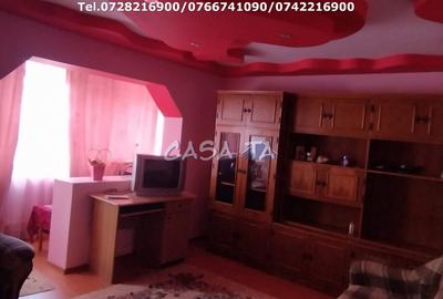Apartament cu 3 camere decomandat, mobilat în Central