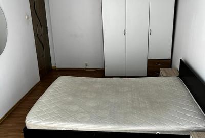 Apartament cu 2 camere ..  2 balcoane si centrala termica .. S= 51 mp - 9