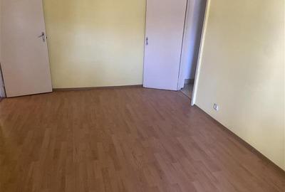 Apartament 4 camere , zona cartier Sud , et 1 , 60 mp , liber - 9