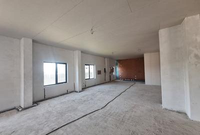 Spatiu Comercial - Bloc Nou - Stradal - 560 mp - 8 parcari - 9