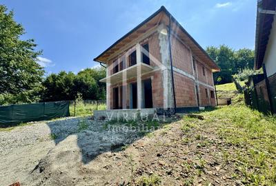 Casa individuala, 4 camere, 925mp teren, toate utilitatile, Cisnadie - 1