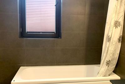 Apartament 3 camere- terase 40 m.p.-loc de parcare - 15