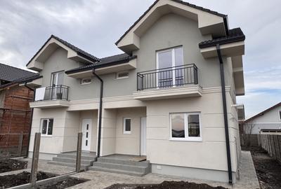 Duplex cu 4 camere în Moșnița Nouă