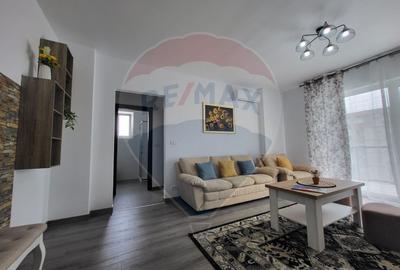 Apartament cu 3 camere decomandat, mobilat în Micălaca