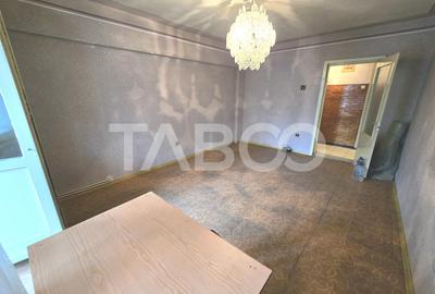Apartament decomandat 4 camere 4 balcoane 2 bai etaj 1 Central Sibiu - 5