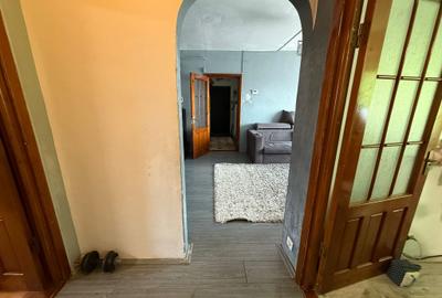 Apartament cu 3 camere decomandat în Mircea cel Bătrân