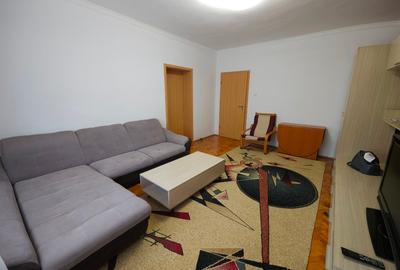 Proprietar închiriez la casa apartament cu trei camere pentru locuit/birouri - 1