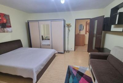 Garsonieră Titan, bloc reabilitat, etaj 7, balcon închis, mobilată - 1